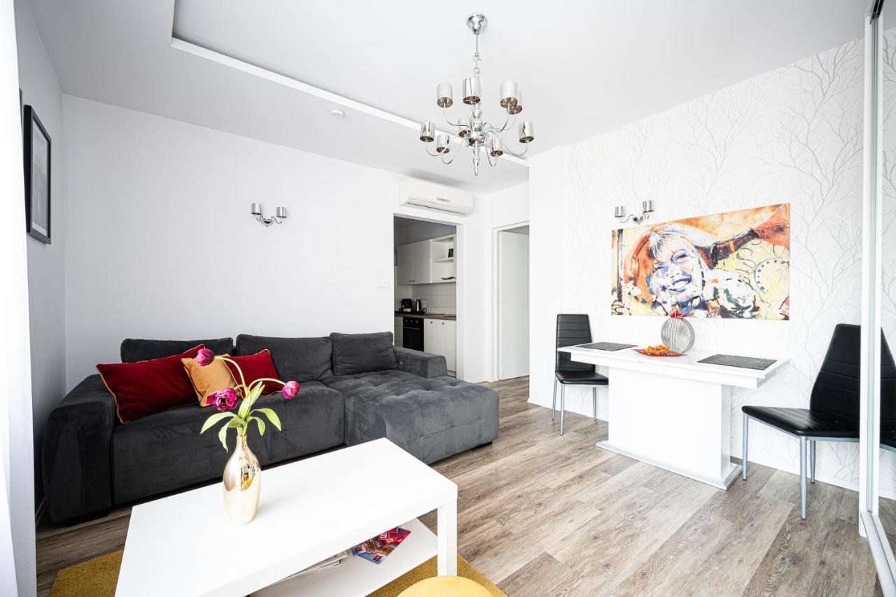 Saint Seven Apartment Seghedin Exterior foto